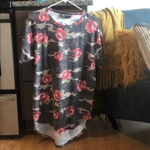 Camouflage and Floral Destructive curved hem Tee